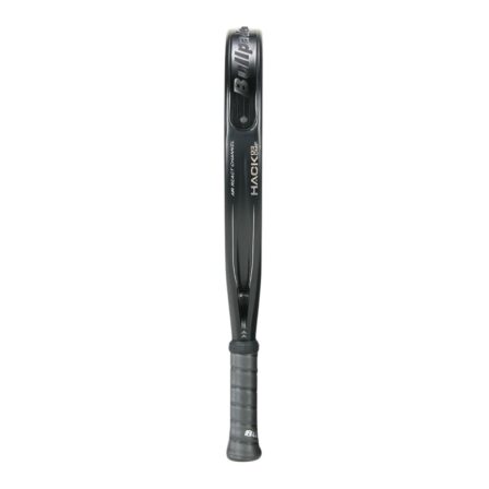 Bullpadel-Hack-03-Comfort-2022-padel-bat-ligger