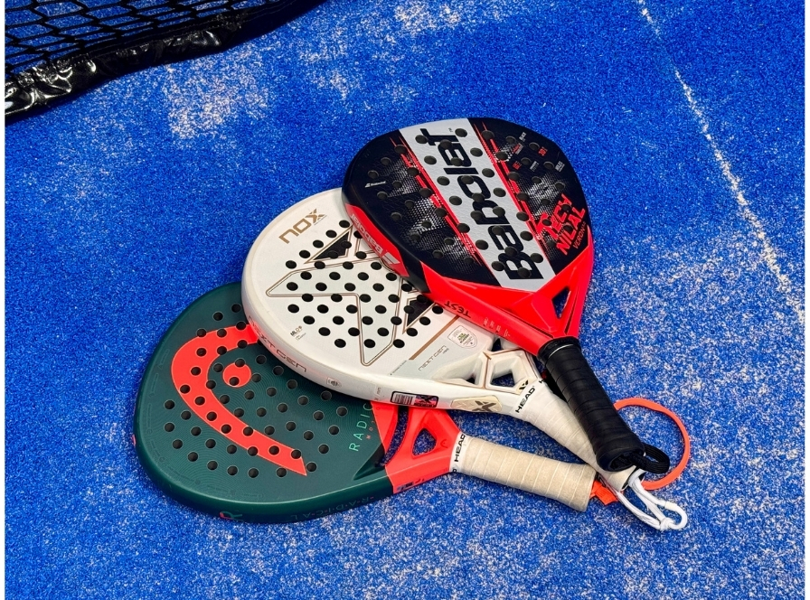 Kolme padelmailaa kentällä: HEAD Radical, NOX ja Babolat – testin parhaat keskitason pelaajille